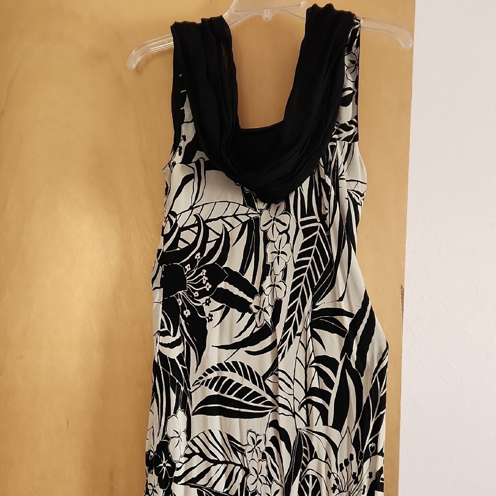 Black & White Tropical Print Sleeveless Sundress with Draped Yoke